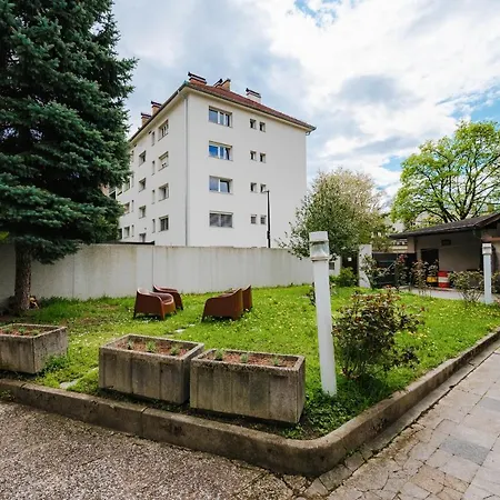 Pi House * Lublaň