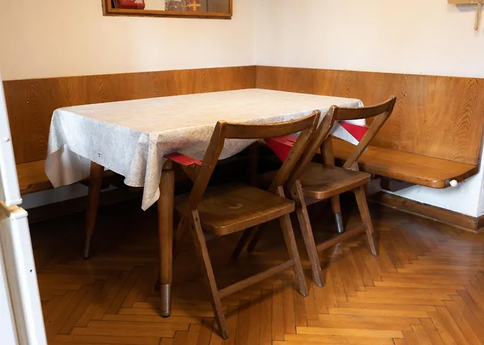 Vikendica Pi House *